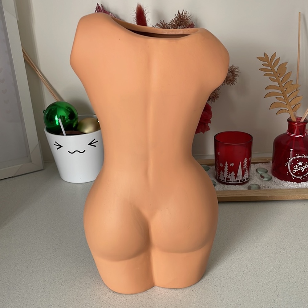 Typo Body Shape Nude Flower Vase - Picture 3 of 3